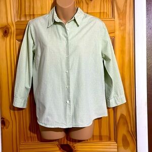 Sonoma women’s button down shirt size large